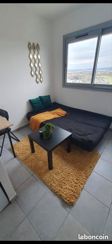 Appartement 1 pièce 18 m² · à Vénissieux · 18 m² · 650 €/mois