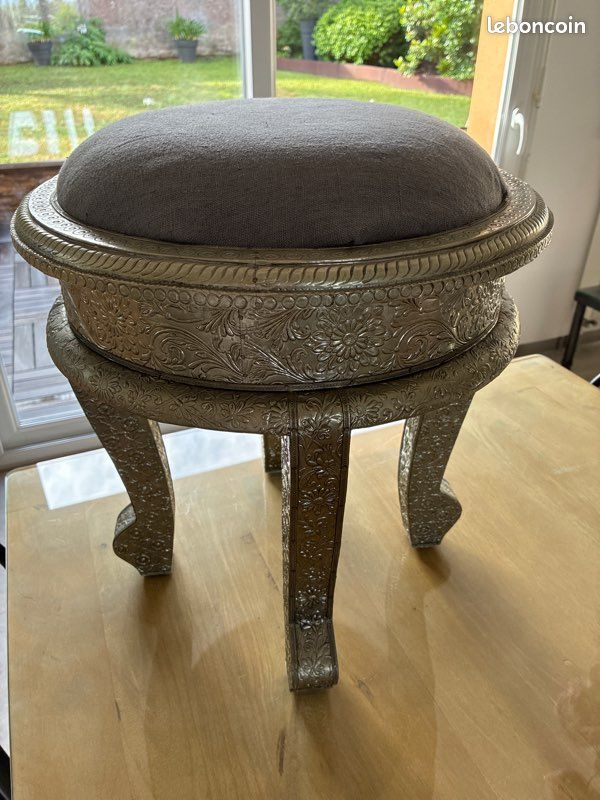 Tabouret métal martelé (image 1)