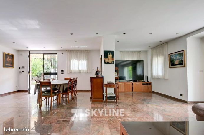 Villa 9 pièces 285 m² — 13