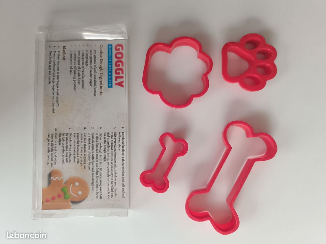 Emportes pièces gâteau forme os et pattes de chien (image 1)