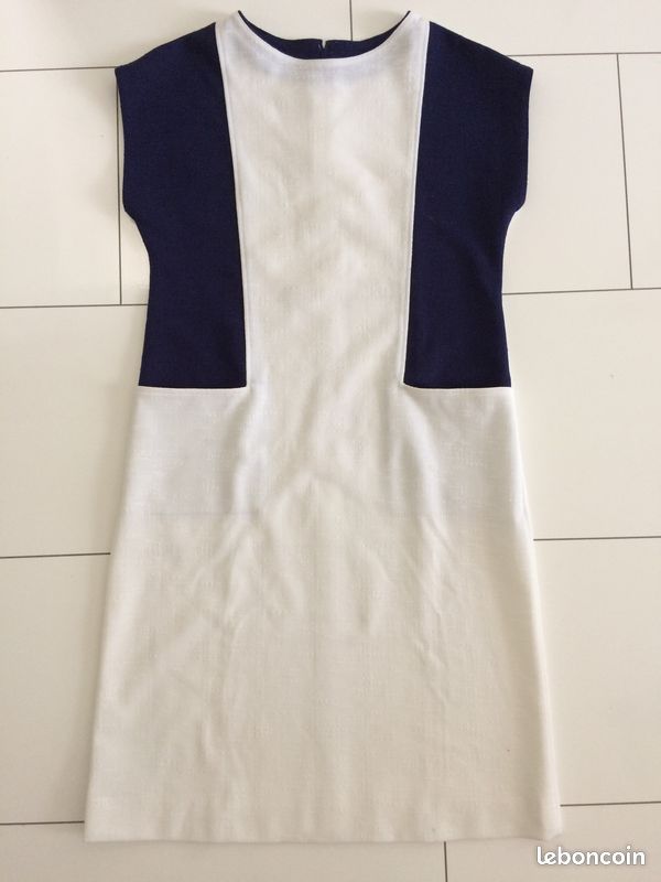 Robe Vintage Castelbajac Femme Taille 40/L - Sans Manches, En Viscose Noire - Occasion Très Bon état