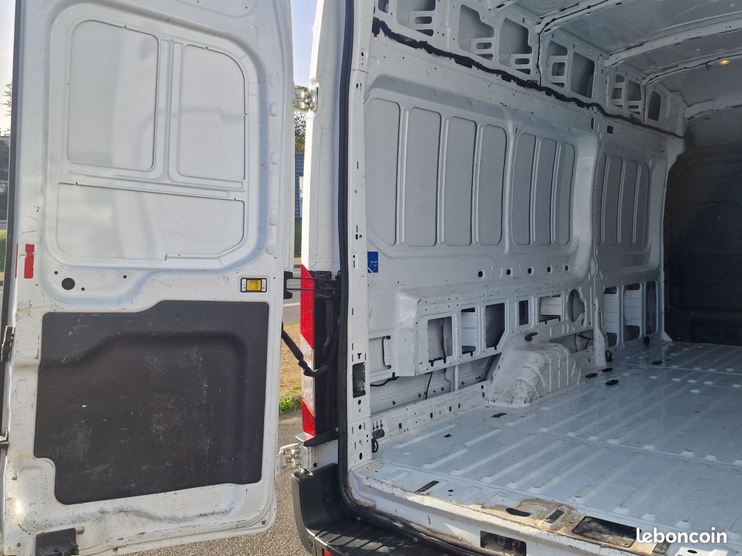 FORD Transit L4H3 2.0 tdci 130 ch TREND BUSINESS (image 25)