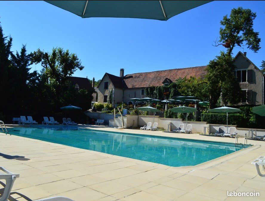 Maison 8 pièces 594 m² · à Gramat · 594 m² · 1 808 000 €