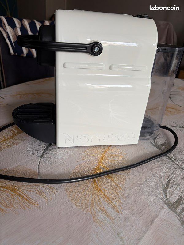 Nespresso Inissia (image 2)