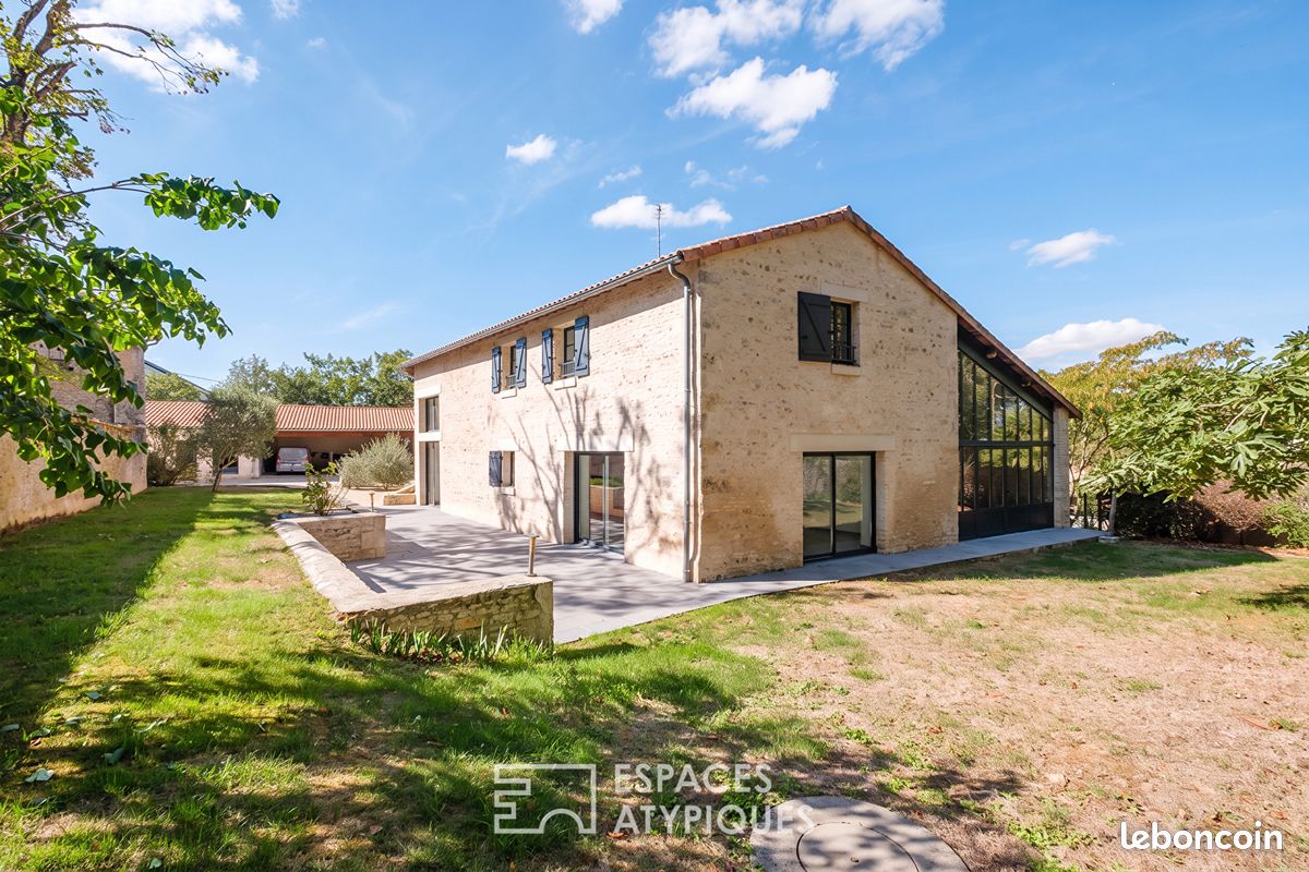 Maison 7 pièces 300 m² · à Vouillé · 300 m² · 475 000 €