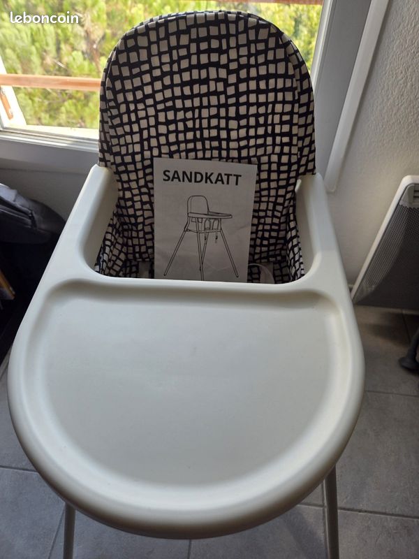 Chaise Haute neuve (image 1)