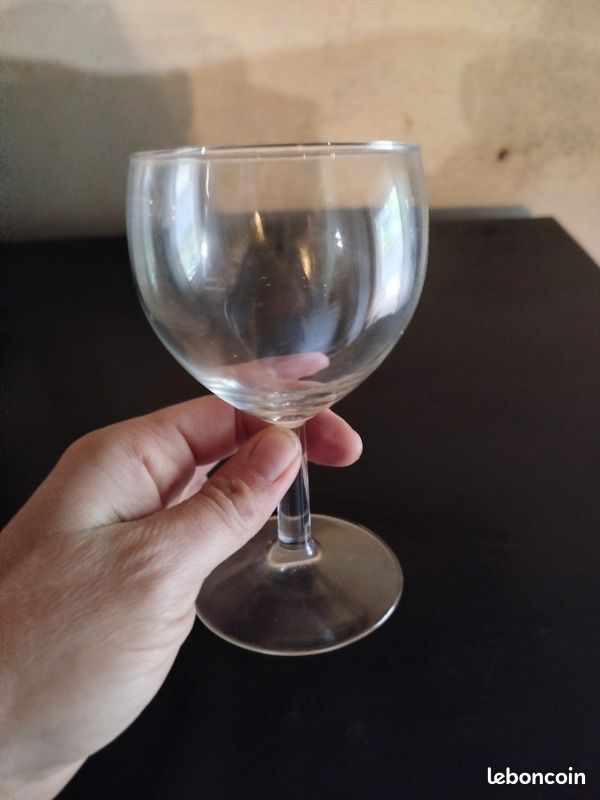 Lot de 40 verres à pied (image 1)