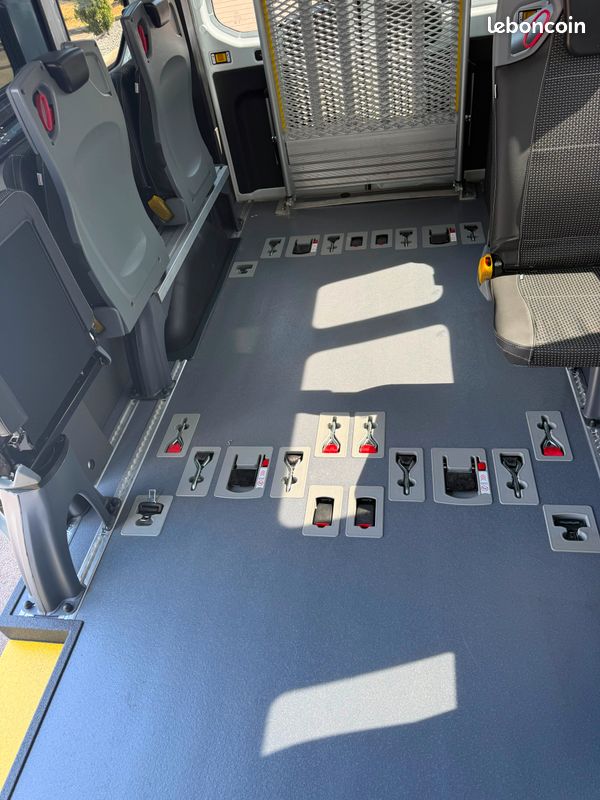 FORD TRANSIT L3H2 TPMR – Boîte Automatique – Jusqu'à 4 fauteuils roulants – Disponible immédiatement (image 7)