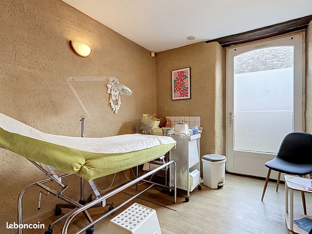 Local 50 m² Mordelles (image 2)