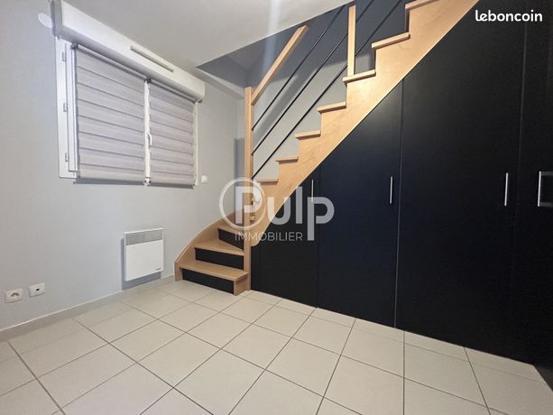 https://img.leboncoin.fr/api/v1/lbcpb1/images/cf/a3/ab/cfa3abc3d3cb277909370877320875d4fb0c4944.jpg?rule=ad-image