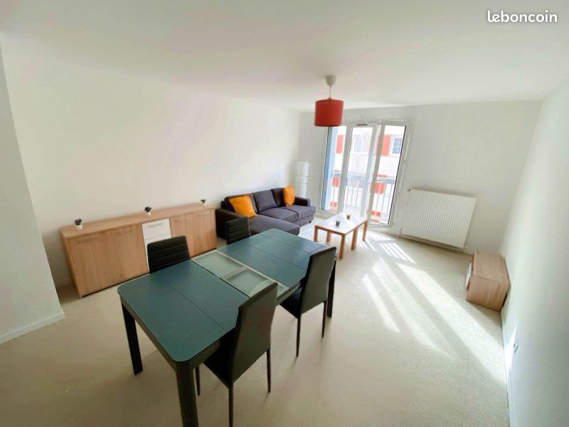 Appartement 3 pièces 76 m² · à Saint-Étienne · 76 m² · 750 €