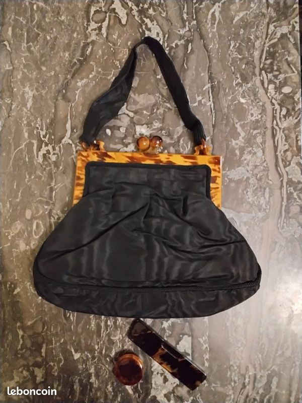 Joli petit sac en satin des années 50 Accessoires Bagagerie