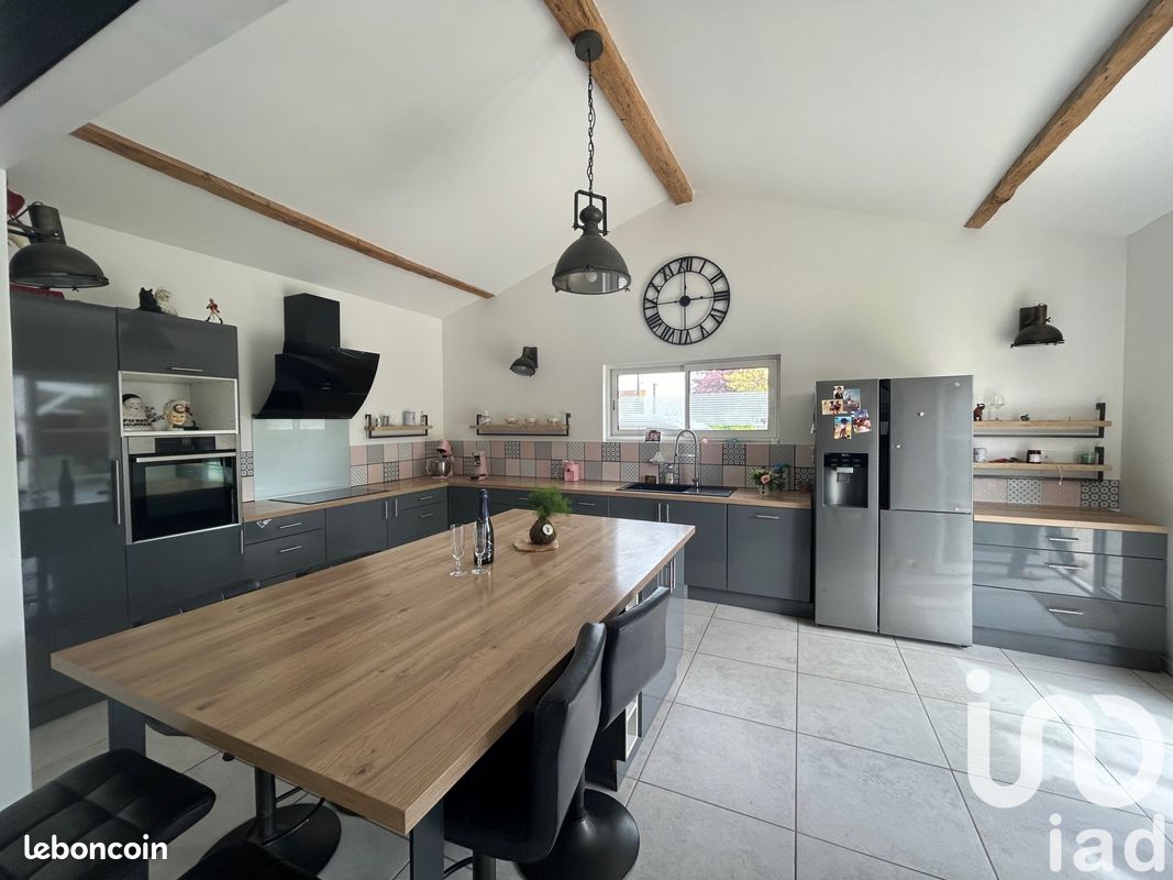 Propriété 5 pièces 167 m² - Genté 16130 (image principale 5)