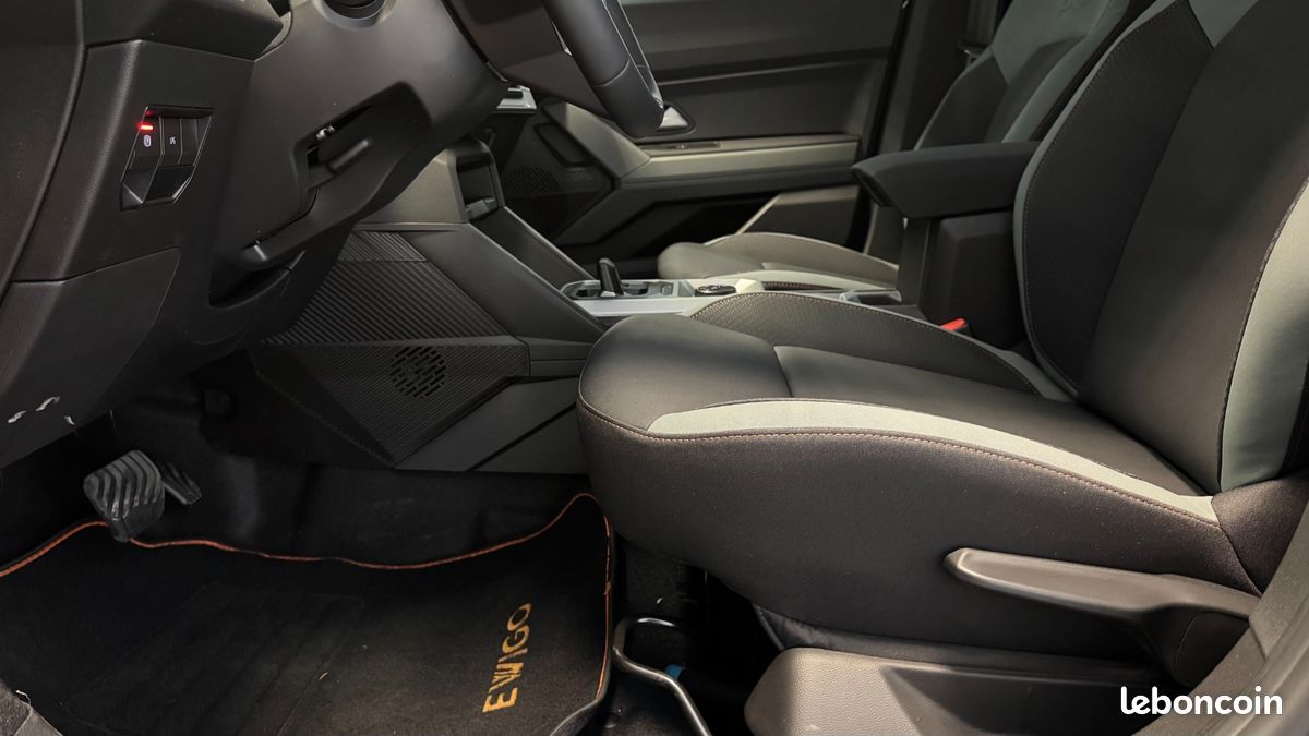 DACIA DUSTER HYBRID-G 150CH 4X4 BVA EXTREME SUREQUIPe (image 17)