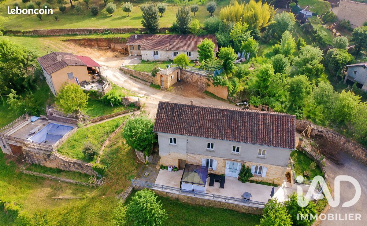 Maison 6 pièces 185 m² · à Sarlat-la-Canéda · 185 m² · 330 000 €