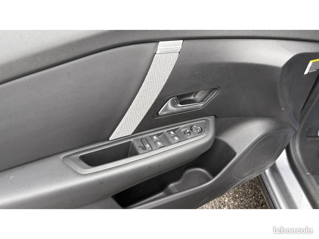 CITROEN C4 - BlueHDi 110ch Shine / Suspension Advanced Comfort / Caméra / Full LED / Garantie 12 mois (image 22)