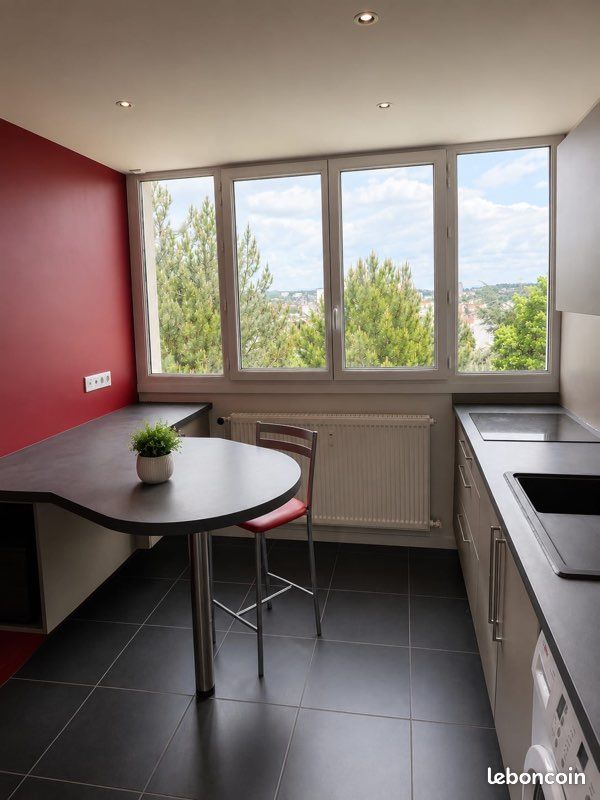 Appartement 3 pièces 55 m² · à Saint-Étienne · 55 m² · 700 €