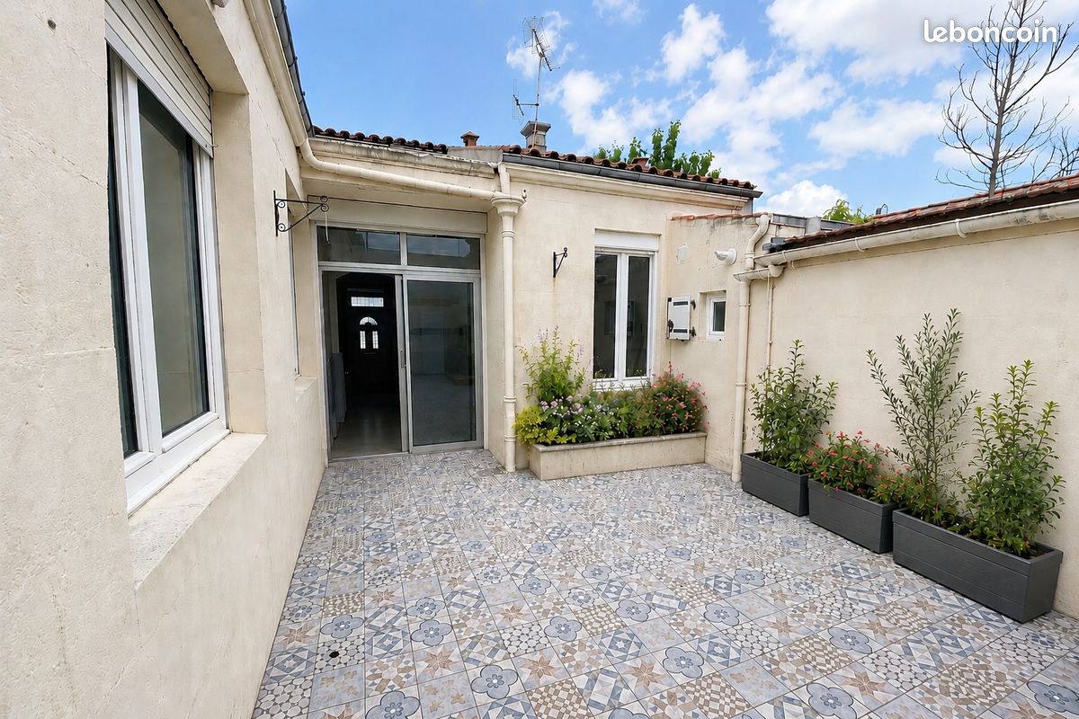 Maison 5 pièces 92 m² · à Rochefort · 92 m² · 178 000 €