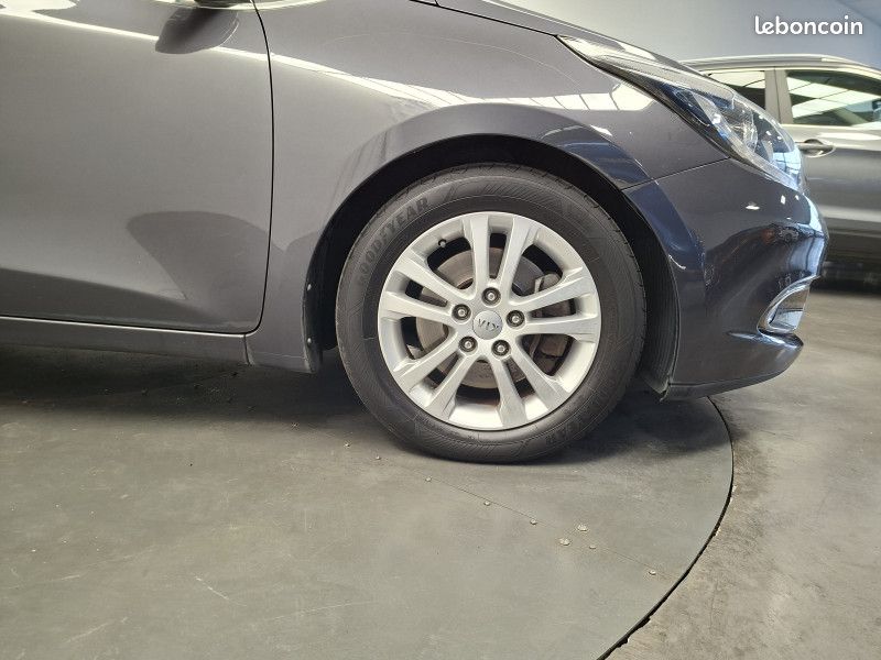 Kia CEE'D 1.6 crdi 128 ch Active Visio / Toit pano / Régulateur / Radar / 1ère main / (image 9)
