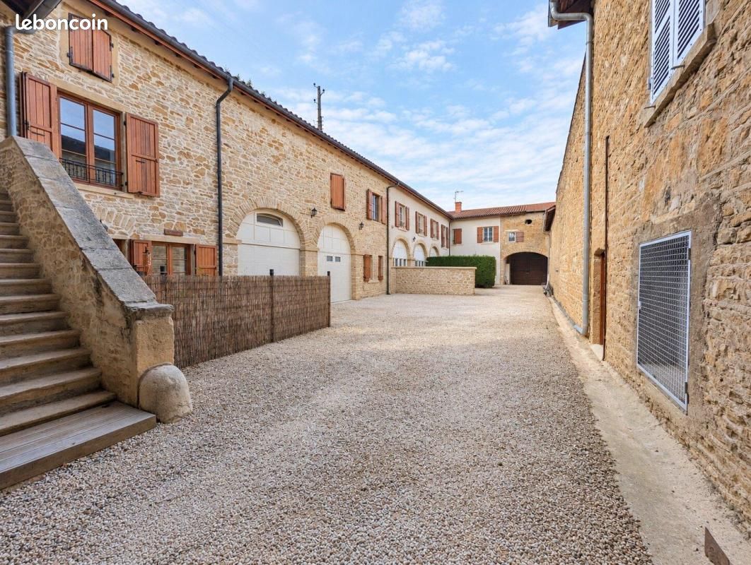 Maison 4 pièces 129 m² · à Lissieu · 129 m² · 1 100 €/mois