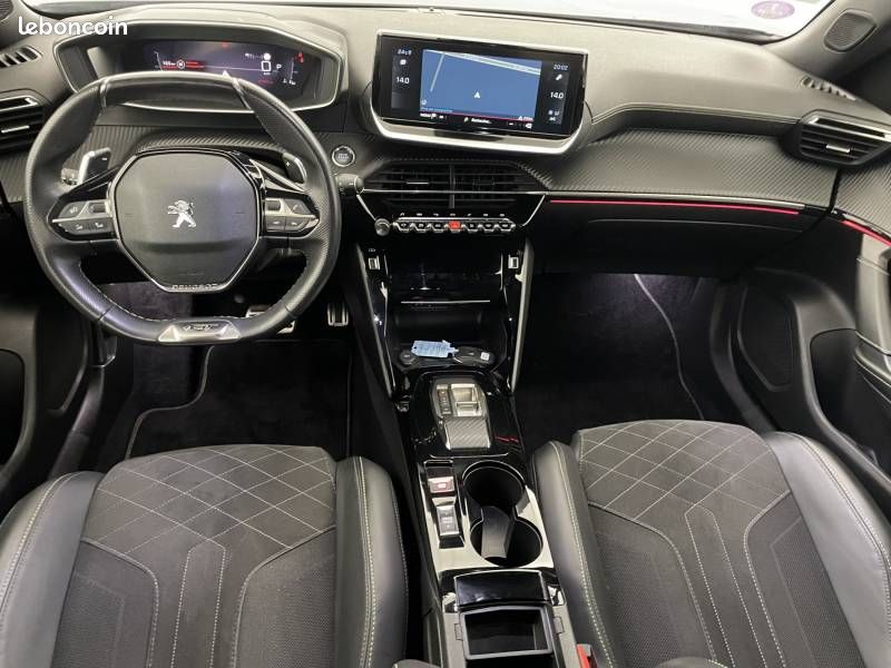 Peugeot 2008 PureTech 130 S&S EAT8 GT Pack (image 30)