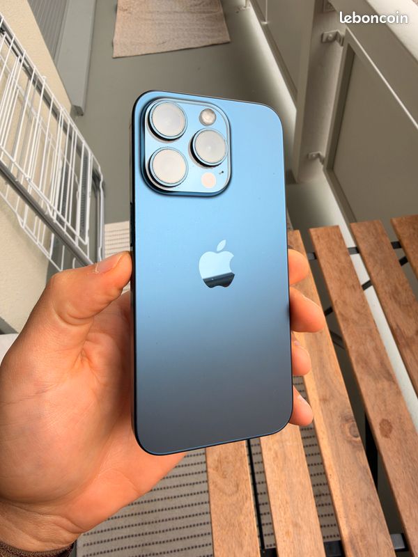 Iphone 15 Pro 256 Go très bon état (image 3)