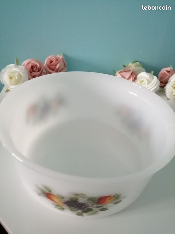 Moule à Soufflé Arcopal Vintage – Grand Plat Rond, Motif Fruits D'automne, Opaline Blanche