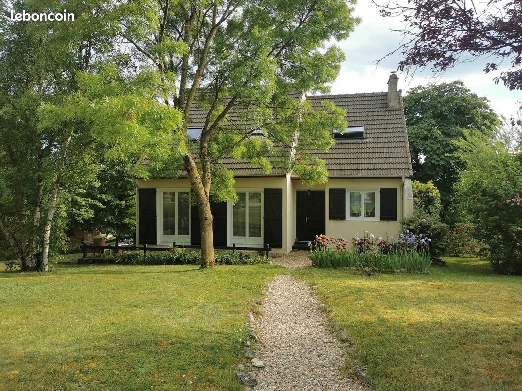 Maison 5 pièces 150 m² · à Berchères-sur-Vesgre · 150 m² · 1 600 €