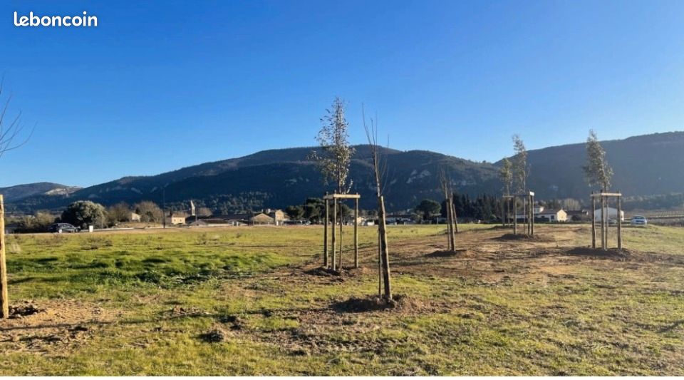 Terrain 1 239 m² Floure · 69 000 €