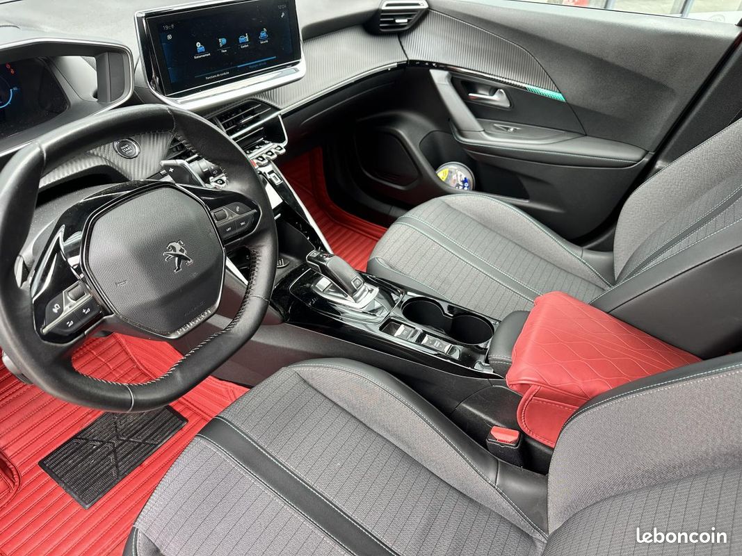PEUGEOT 2008 1.2i S&S - 130 - BV EAT8 2019 Allure Pack PHASE 1 GARANTIE 12 MOIS (image 9)