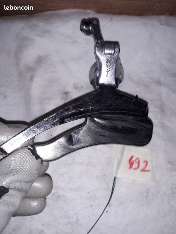 Dérailleur avant shimano rx 100 triple - Équipements vélos Dérailleur avant shimano rx 100 triple - Équipements vélos