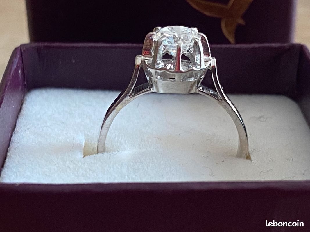 Bague Solitaire Or Gris 18k Et Platine 22k Avec Diamant 0.70 Carat - Brillant Rond, Occasion