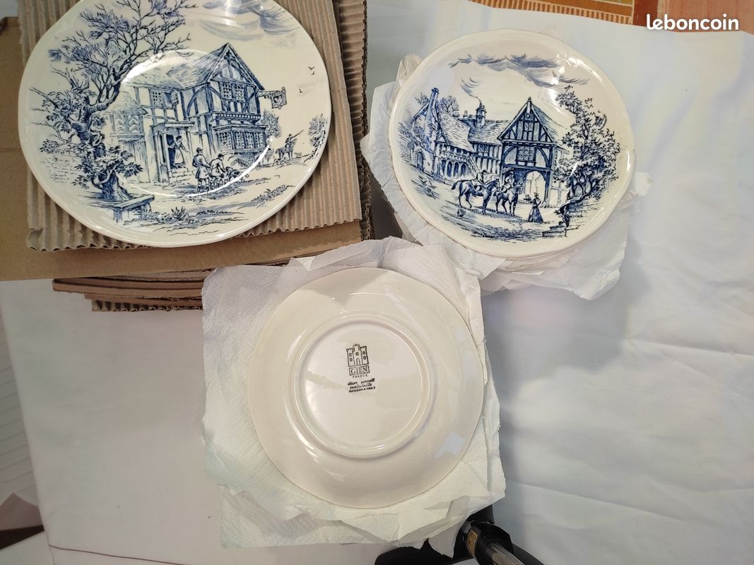 Assiettes Faïencerie de GIEN, GIEN collection, Thème de la chasse à courre de couleur bleu (image 4)