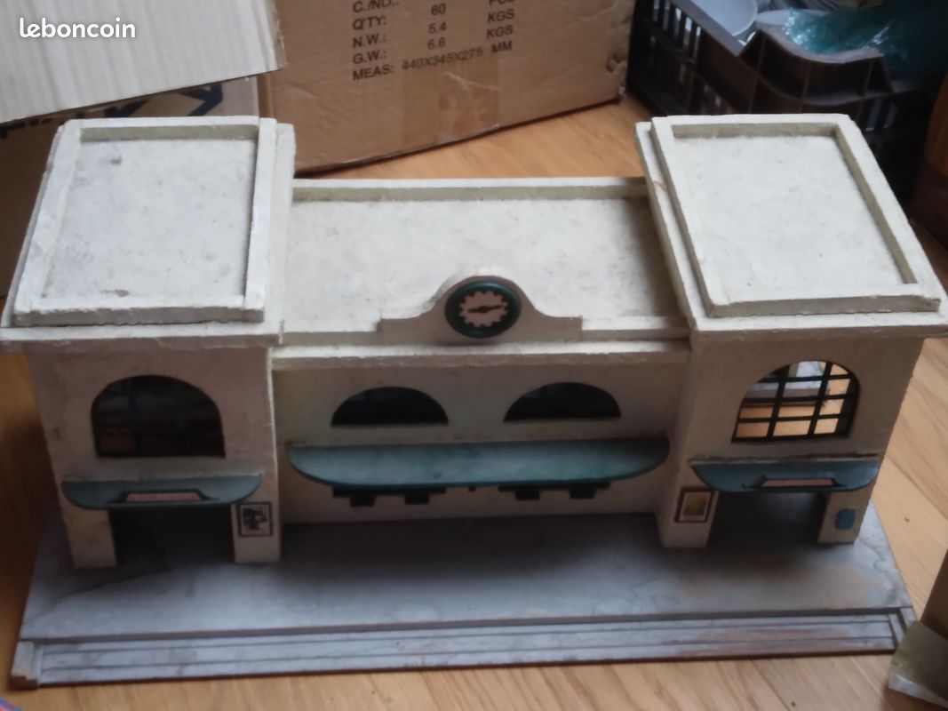 HORNBY ECHELLE HO ref 690 gare demontable complete dans sa boite EUR 18,50 - FR