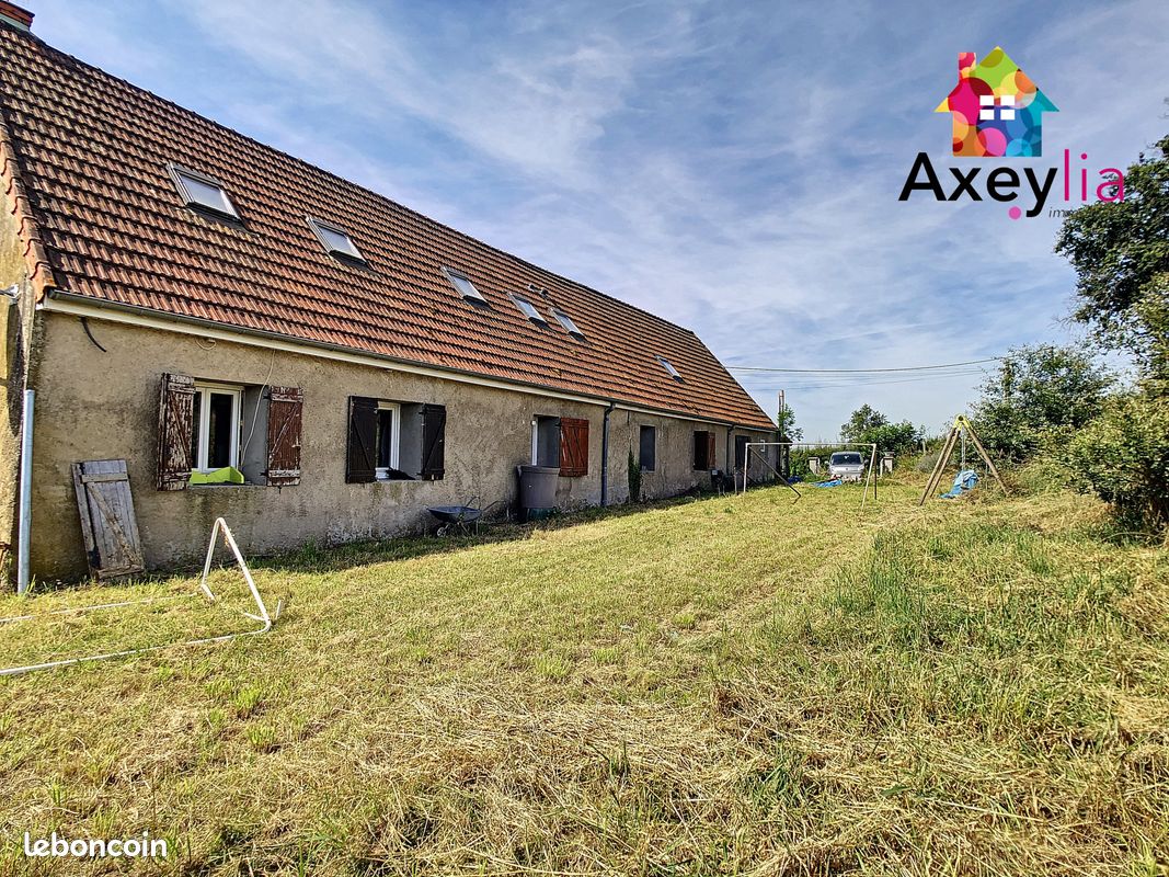 Maison 8 pièces 265 m² · à Saint-Agnan · 265 m² · 135 000 €
