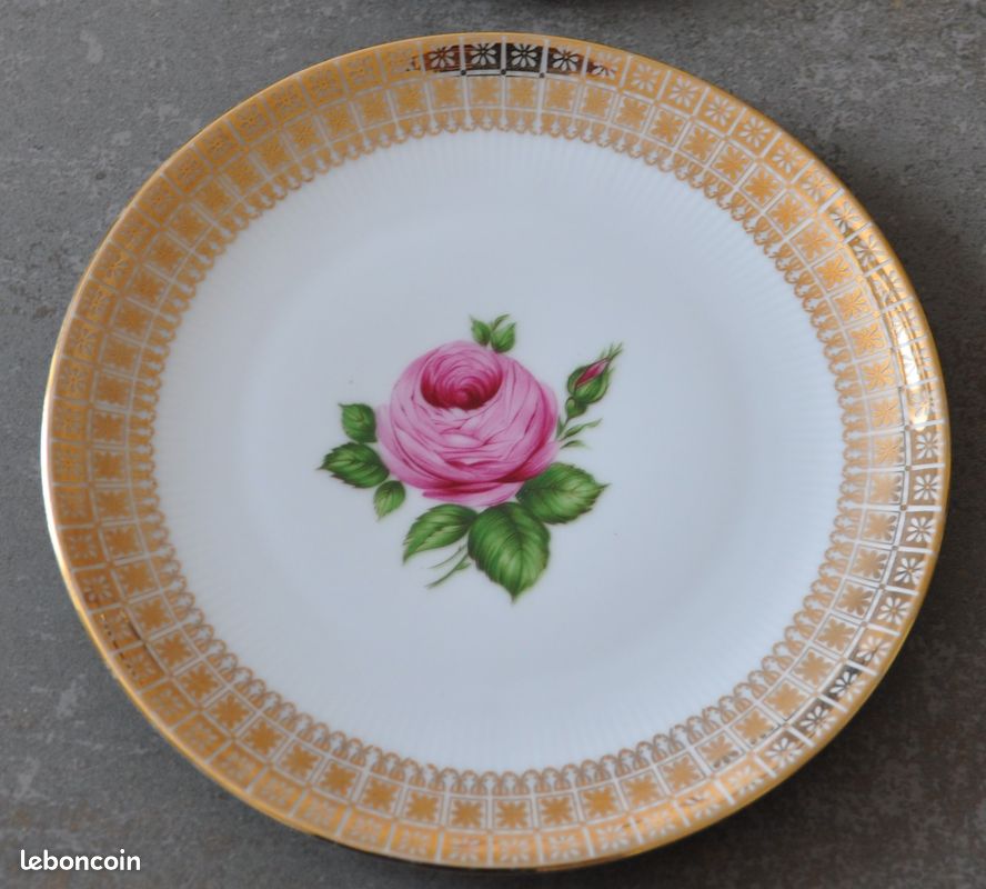 Assiette à dessert et tasse Winterling Röslau Bavaria motif rose rouge et dorure - Arts de la table