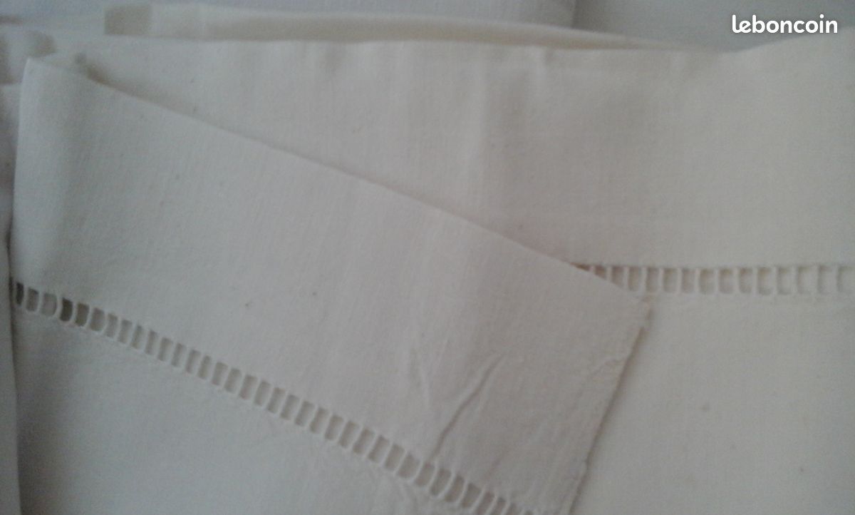 Drap ancien broderie main Jour de Venise 275×230 (image 1)