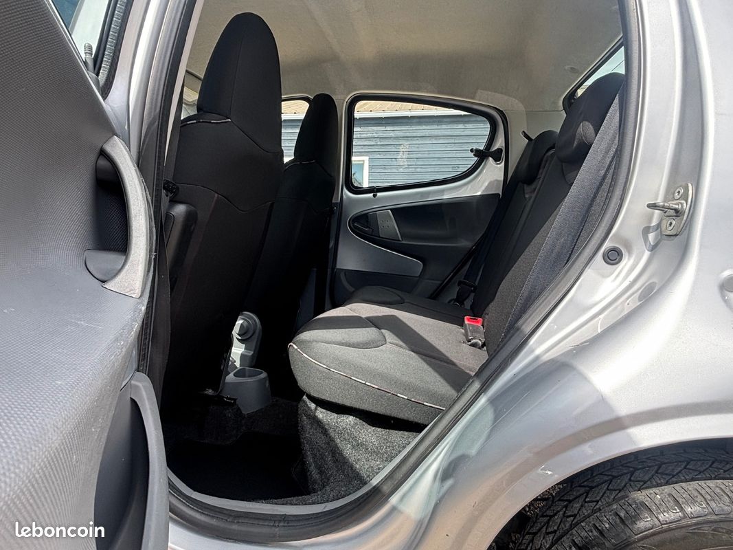CITROEN C1 1.4 HDi 55 Airdream Confort (image 5)