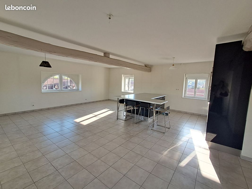 Appartement 4 pièces 98 m² · à Champs-sur-Yonne · 98 m² · 890 €/mois