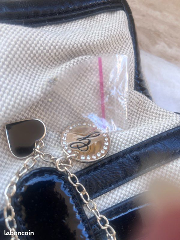 🧙🏼‍♀️Sac Guess neuf (image 8)