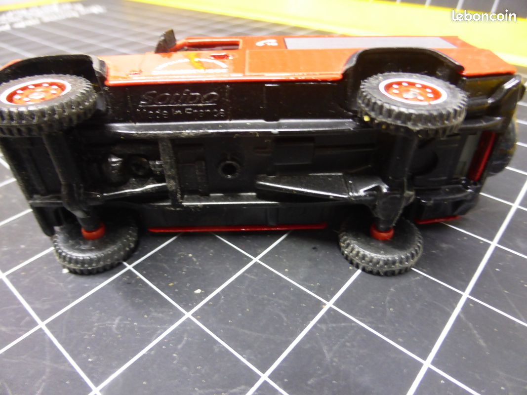 Land Rover - Defender Pompiers VTUHR 2000 - Modèle Presse - 1/43