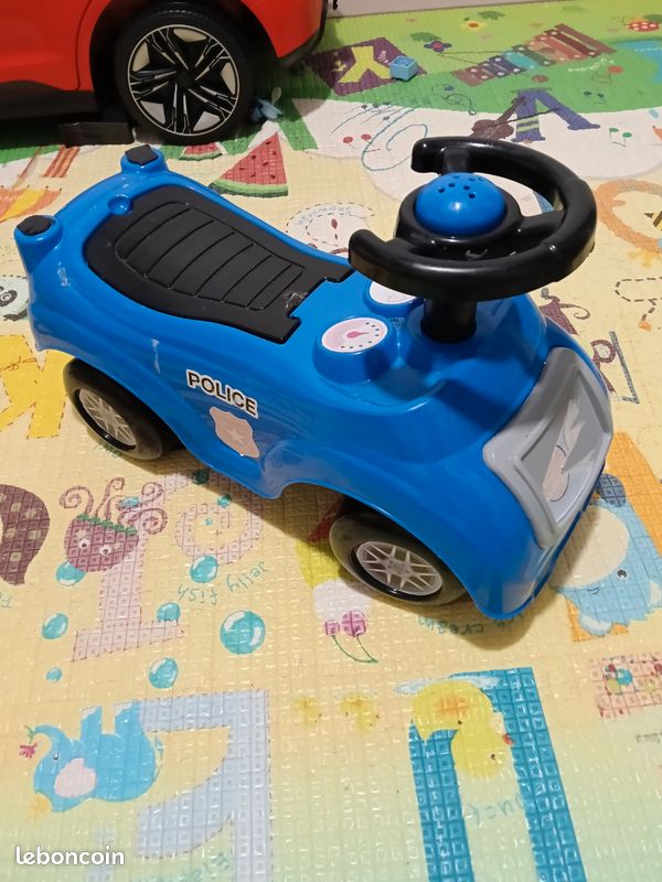 Trotteur voiture pour bébé/ enfant (image 3)