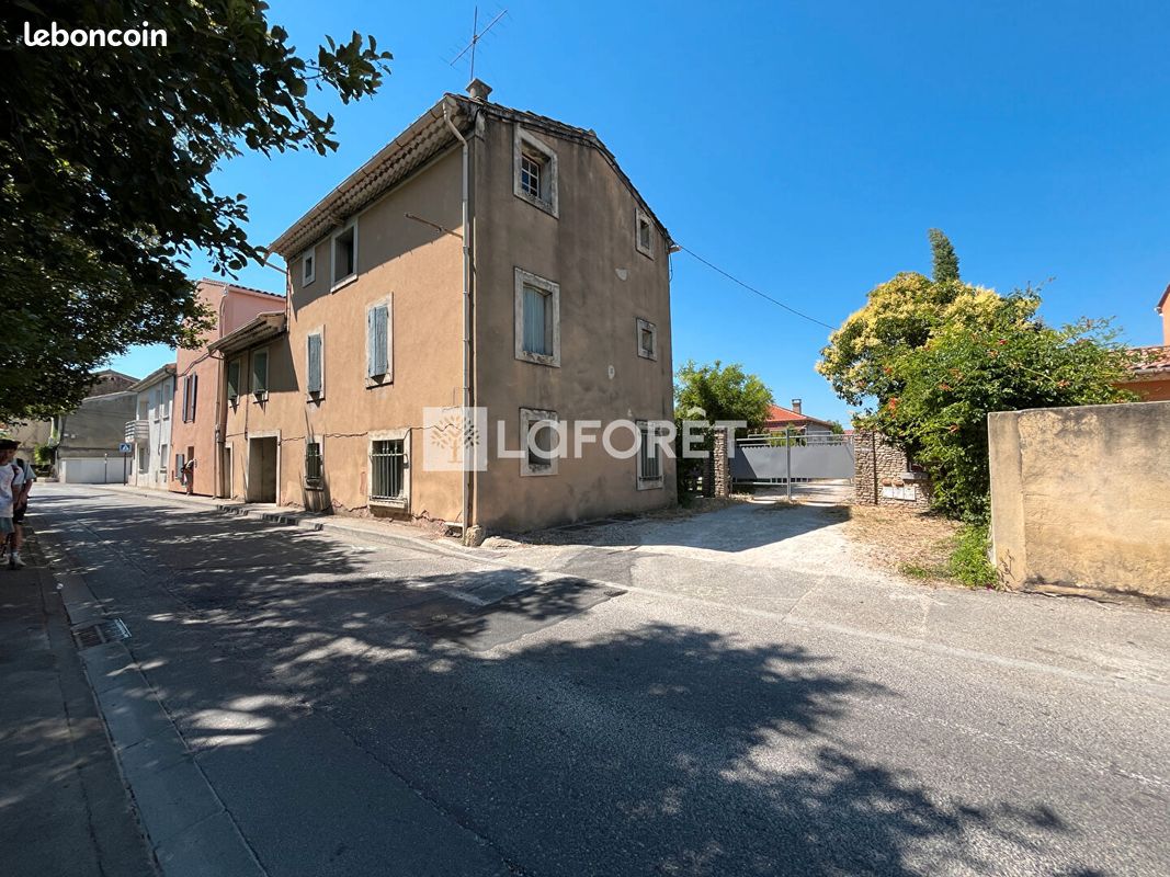 Immeuble 6 pièces 107 m² · à L'Isle-sur-la-Sorgue · 107 m² · 332 000 €