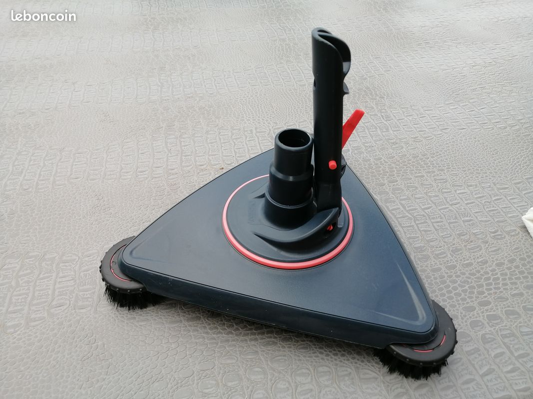 Brosse de piscine (image 1)