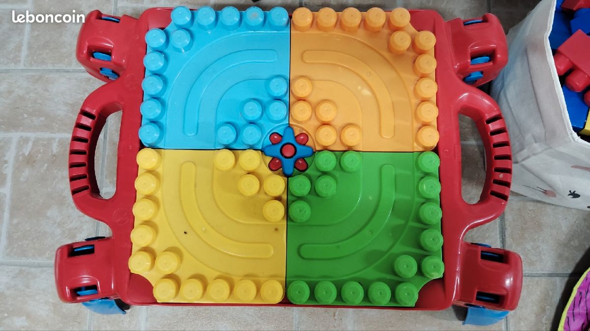 Table et lego duplo Jeux Jouets