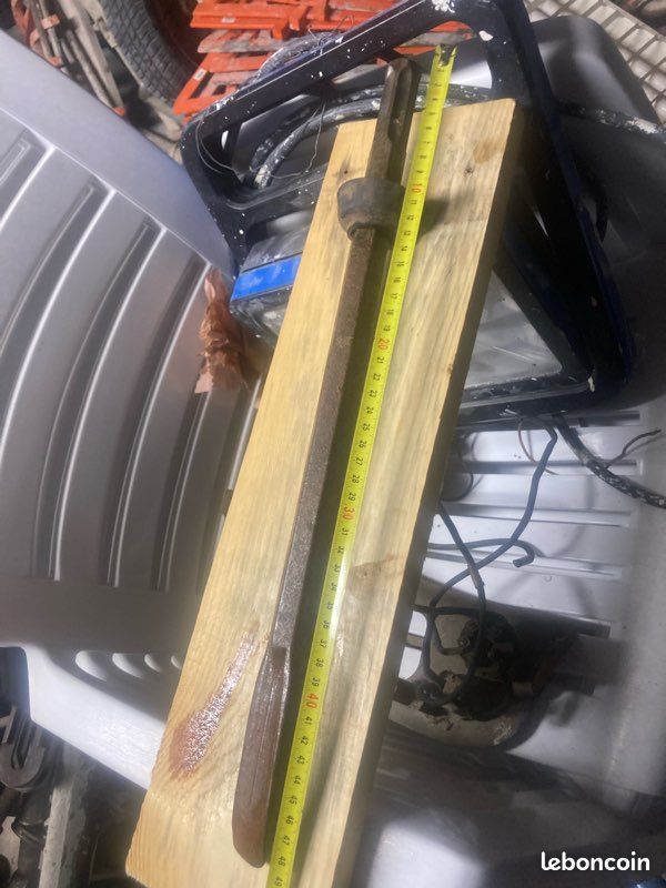 Broche ou plane pour perforateur ou Maiche, faites Hilti gros modèle ou mèche plate (image 1)