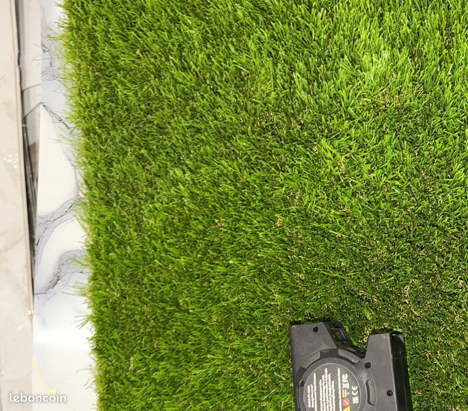 Gazon synthétique traité anti-UV, Palaiseau, qualité professionnelle (image 1)