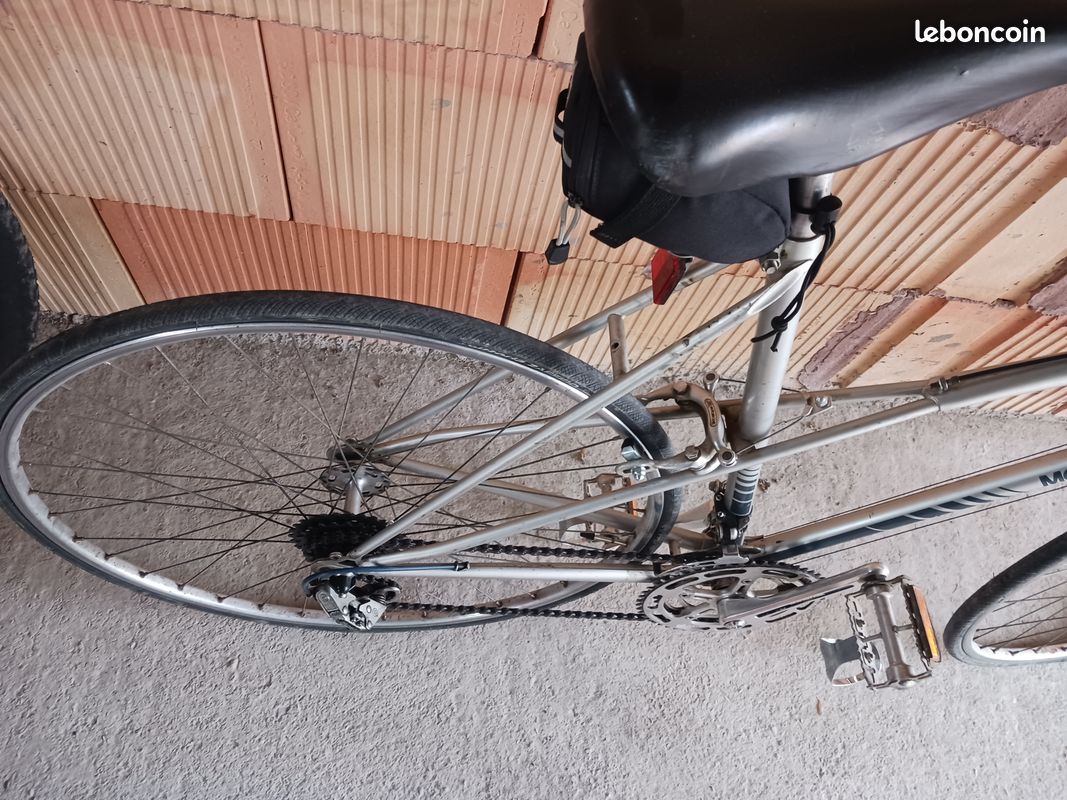 Vélo Vintage Motobécane – 10 Vitesses – Bon État (image 5)