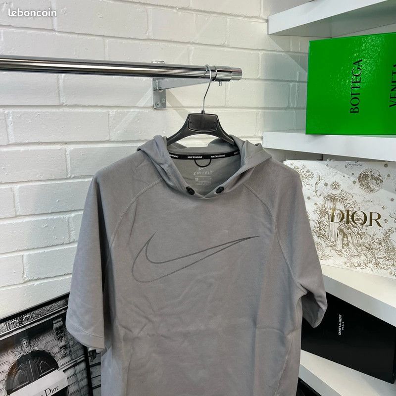 Nike Dry Grey Outline Tick Sweat à capuche à manches courtes (image 2)