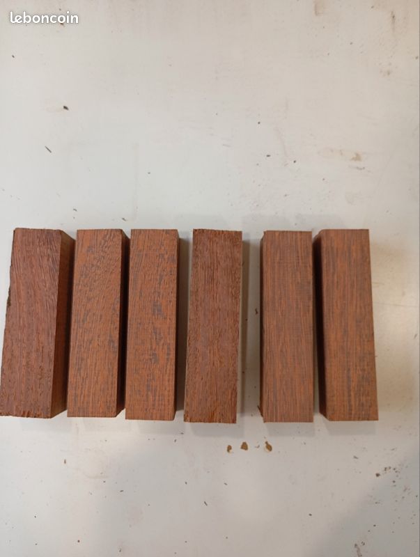 Lot carrelet saint Martin rouge coutellerie n4 (image 1)